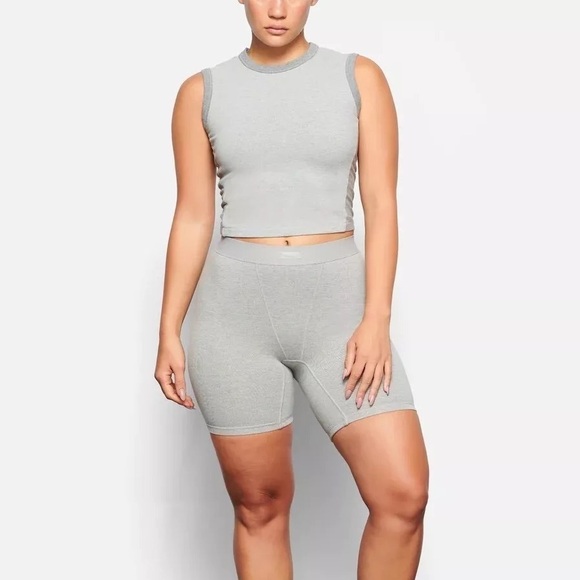 NWT SKIMS Heather gray tank size 4 XL - Picture 2 of 5